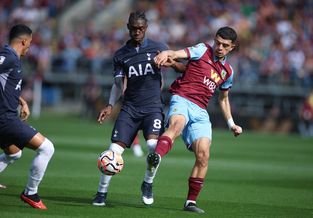 nhan-dinh-soi-keo-tottenham-hotspur-vs-burnley-luc-21h00-ngay-16-8-2025-1